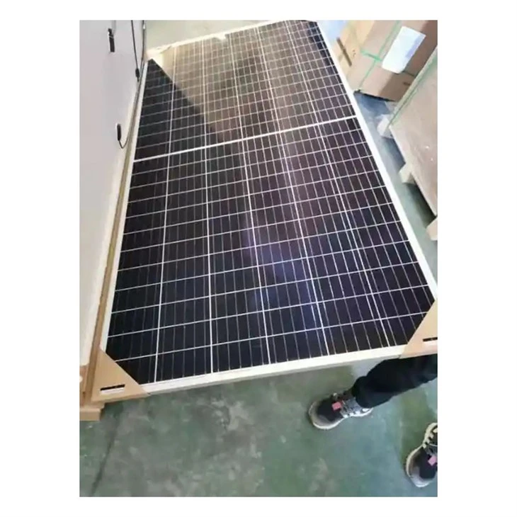 Black Monocrystalline Solar Panels front view Black Monocrystalline Solar Panels front view